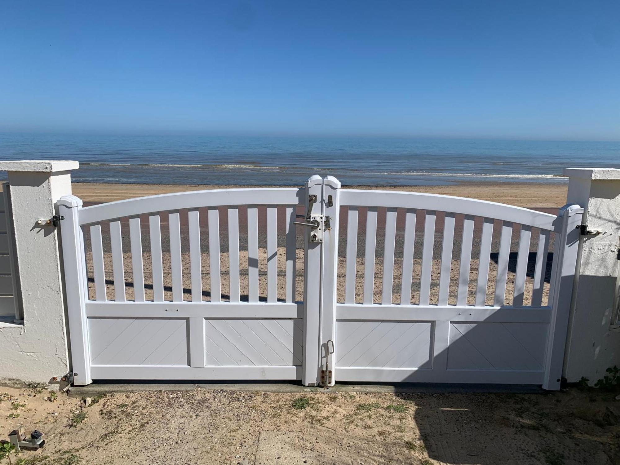 Villa De La Plage, Front De Mer, Juno Beach Bernieres-sur-Mer Exterior photo